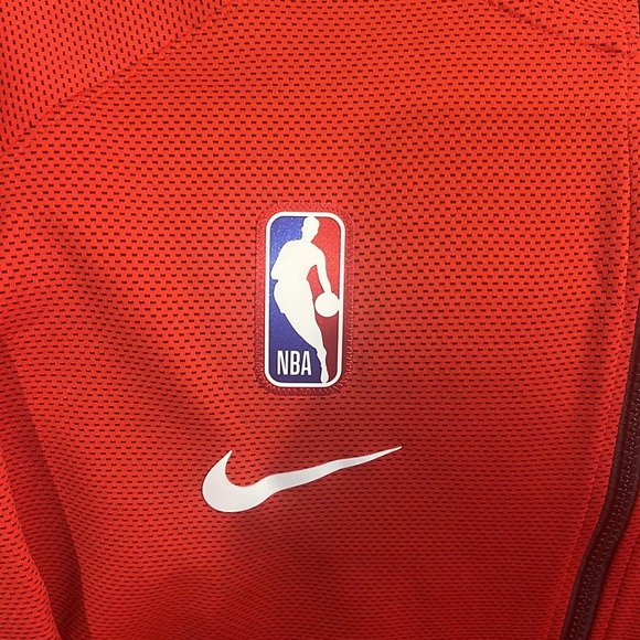 Official NBA Game Gear Washington Wizards Red Nike Warmup Hoodie. - Picture 2 of 10